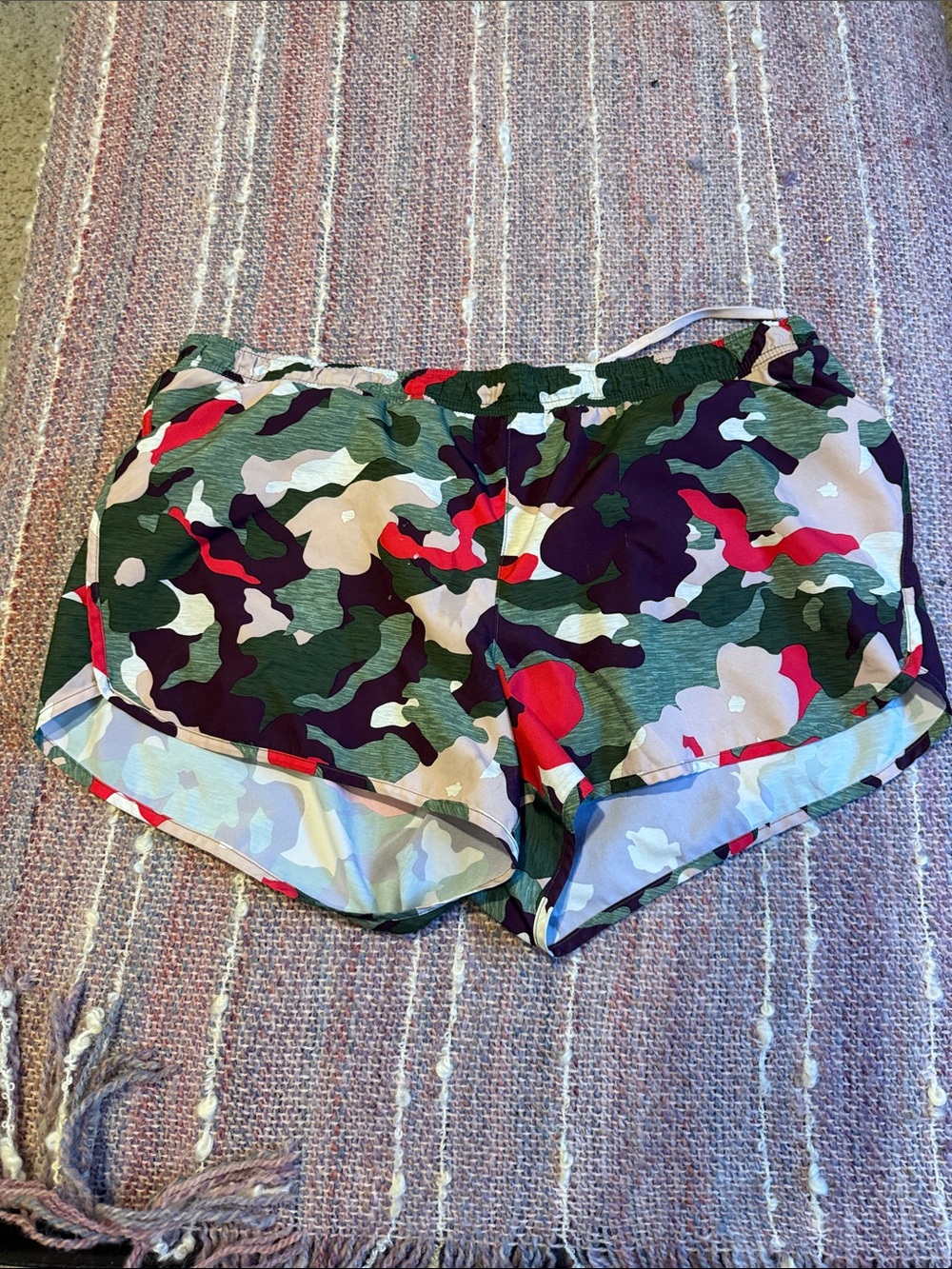 Old Navy Women’s Camouflage Running Shorts - Green Camo